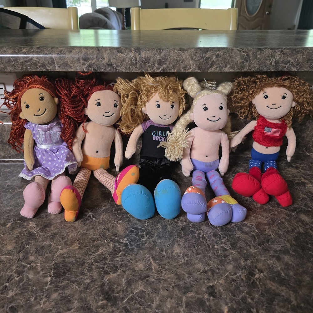 LOT OF FIVE GROOVY GIRLS Groovy Girls Manhattan Toy.